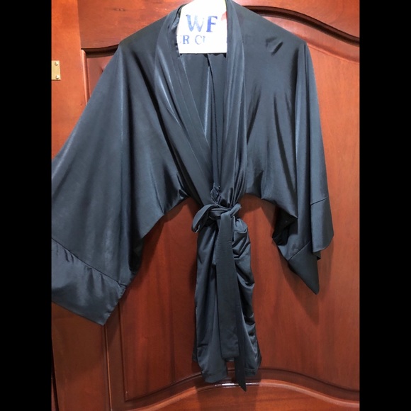 Blq.mkt romper/wide flare slv /deep neck/ belt tie - Picture 5 of 5